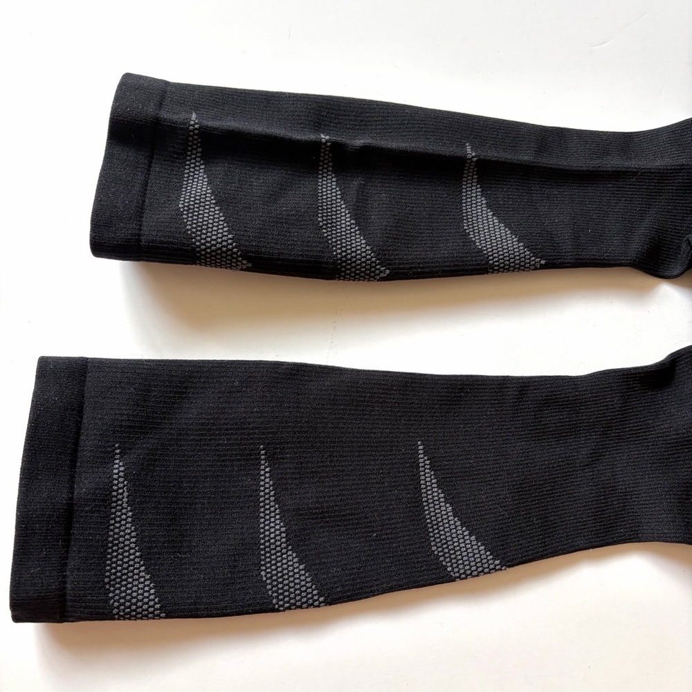 Feetures Compression Socks - Picture 5 of 6